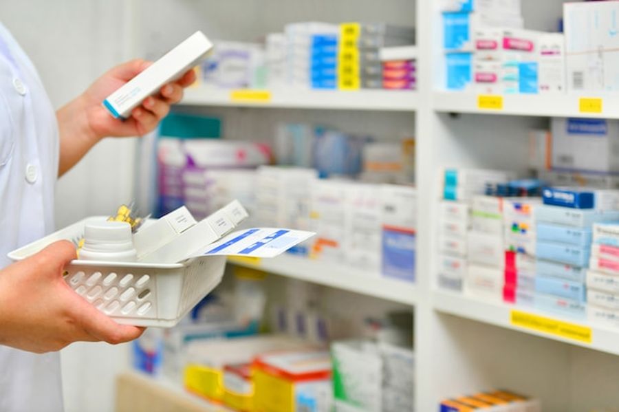 Eczane Teknisyenliği Sertifikası 1 Eczane Teknisyenliği Sertifikası