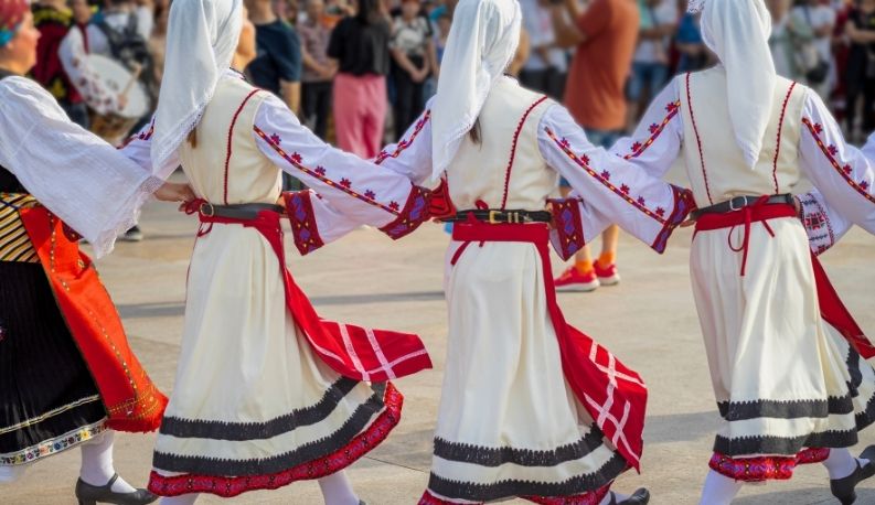 Halk Oyunları Eğitmenliği Ustalık Kalfalık Sertifikası 1 Halk Oyunları Eğitmenliği Ustalık Kalfalık Sertifikası